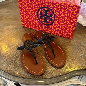 Tory Burch Gabriel Flat Thong (Black) Size 8.5